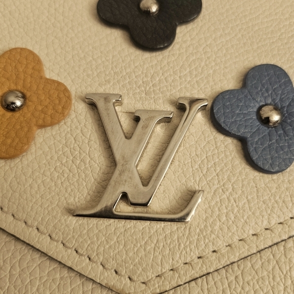 Louis Vuitton Madeleine Wallet – Beige Empreinte w/ Multicolor Flowers 🌸 - Picture 5 of 9